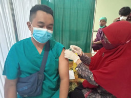 Nakes di Kota Madiun Mulai Booster Dua