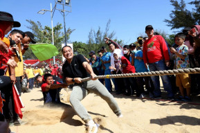 "Semangat Gotong-royong Melawan Kemiskinan dan Kebodohan"