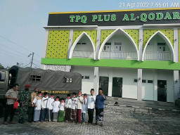 Bank Jateng dengan Ikatan Wanita Bank Jateng Gelar Kegiatan Kemanusiaan