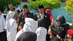 Kunjungi SD Sragi, 3 Dewan Ponorogo Alumnus Beri Motivasi Siswa