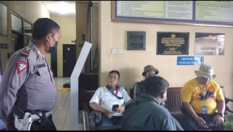 Kapolsek Ditangkap karenya Nyabu, Puluhan Wartawan Bersiaga di Polsek Sukodono
