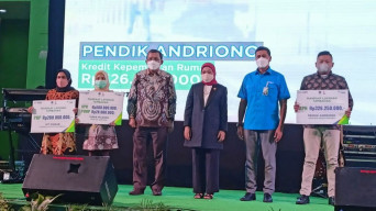 Menaker Kembali Serahkan Manfaat Layanan Tambahan BPJS Ketenagakerjaan