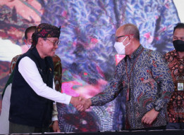 Bank Jatim Dukung Program TANI AKUR