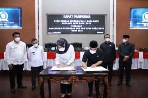 Paripurna DPRD Kota Batu Bersama Wali Kota Hasilkan Nota Kesepakatan Persetujuan