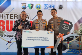 Kapolres Batu Hadiri Seremonial Penyerahan Mobil Ambulan CSR BRI