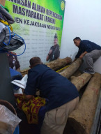 PBBBR Kejari Batu Akan Lelang 10 Kayu Jenis Sonokeling