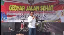 Desa Lambangan Wonoayu Gelar Jalan Sehat