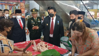 Usai Upacara Kesaktian Pancasila, Walikota Madiun Sidak Pasar Tekan Inflasi