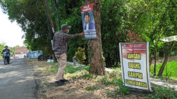 Poster Caleg DPR-RI PAN di Ponorogo Langgar Aturan