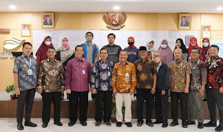 PDAM Tirta Asasta Depok Beri Penghargaan  11 Pelanggan Terbaik