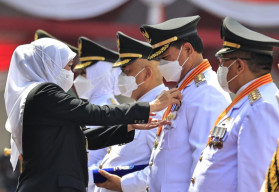 Walikota Madiun Raih Penghargaan Kepala Daerah Peringkat Terbaik