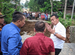 Tinjau 3 Jembatan Putus Bungkal, Bupati Ponorogo: Perbaikan Tahun Ini Pakai BTT