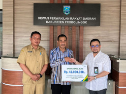 BPJS Ketenagakerjaan Probolinggo Serahkan Santunan Kematian Anggota DPRD