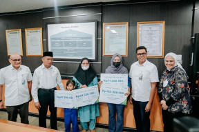 Cegah Keluarga Miskin Baru, Menko PMK Berharap PHK Jalan Terakhir