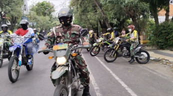 Puluhan Anggota TNI di Lamongan, Naik Trail Datangi Desa Brumbun