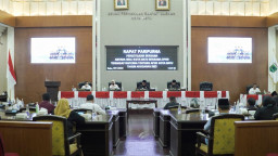 Rapat Paripurna, DPRD Kota Batu Bersama Pemkot Batu Tetapkan Raperda APBD 2023