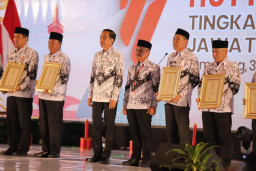 Bupati Malang Raih Penghargaan Dwija Praja Nugraha di Hadapan Presiden Jokowi