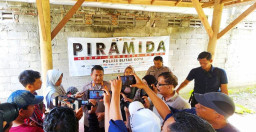 Terekam CCTV, Perampok Rumah Walikota Blitar Jalan Santai saat Beraksi