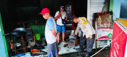 Diduga Akibat Konsleting, Warung Nasi Goreng di Kota Blitar Dilalap Api