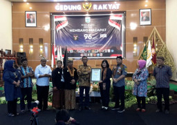 Kejari Batu Pecahkan Rekor MURI dan Rekor Dunia Tembang Macapat 96 Jam Non Stop