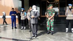 Khofifah Sebut KPK Bawa Barang Bukti Flashdisk dari Ruang Kerja Sekdaprov Jatim