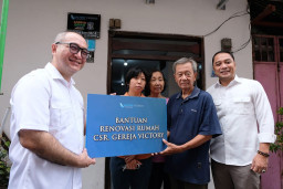 Gereja Bedah Rumah Warga Tak Layak Huni, Eri: Ini Bukti Surabaya Kota Torelansi!