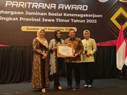 Peserta BPJS Ketenagakerjaan Gresik Petro Graha Medika Raih Paritrana Award
