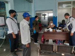 Jelang Pergantian Tahun, Satresnarkoba Polres Batu Gencarkan Razia dan Tes Urine