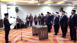 Ketua KPU Kota Batu Lantik 15 Anggota PPK Pemilu 2024 dari Tiga Kecamatan