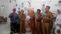 Bunda Literasi Pojok Baca Kecamatan Carenang Mulai Diresmikan