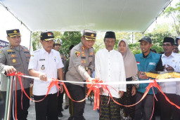 Polres Lamongan Bedah Rumah Milik Warga Kalitengah