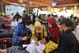160 Anak Ikut Khitan Massal Gratis Berhadiah