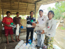 PT. Personalita Sorasejahtera Realisasikan Bantuan pada Nelayan Desa Samoanahan