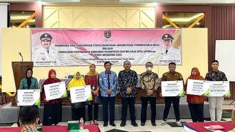 Bupati Ngawi Serahkan Manfaat BPJamsostek ke Ahli Waris Pemdes