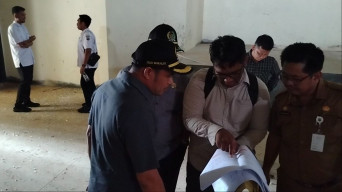Ketua DPRD Kotabaru Tinjau Bangunan Kantor DPRD di Sebelimbingan
