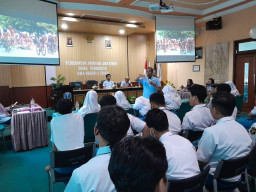 Kuatkan Literasi Media, PWI Sidoarjo Gelar Safari Jurnalistik di SMAN 1 Krian