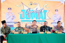 Laksanakan Jumat Curhat dengan Masyarakat Dayu Nglegok, Ini Harapan Kapolres Blitar Kota