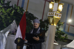 Walikota Madiun Lantik Pejabat Eselon IIb di Depan Replika Ka'bah