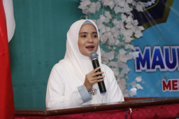 Nia Kurnia Fauzi Beri Beasiswa untuk 200 Mahasiswa di Sumenep