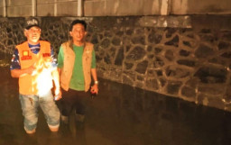 Camat Teluknaga Tinjau Warga Terdampak Banjir di Desa Tanjung Pasir