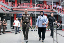 Kajati DKI Jakarta Gelar Baksos di Lapas Pondok Bambu