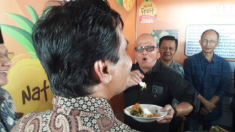 Produk UMKM UD Surya Mas, Binaan Kadin Kota Batu Diresmikan Pj. Wali Kota Batu