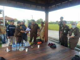 Cegah Korupsi, Tim PPS Kejari Kota Madiun Dampingi Proyek Pondok Lansia