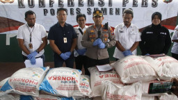 Polisi Gagalkan Penyelundupan 18 Ton Pupuk Subsidi di Sumenep