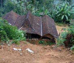 Longsor Landa Ponorogo,  5 Rumah Rusak, Kerugian Capai Puluhan Juta