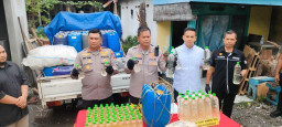Polisi Bongkar Perdagangan Miras Ilegal di Sugihwaras, Sidoarjo