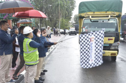Bukit Asam Bagikan 10.000 Paket Sembako di Muara Enim dan Lahat