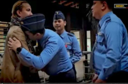 Spontan, Tiga Avsec Cium Tangan dan Kawal Habib Bahar,  Ehh Malah Dipecat