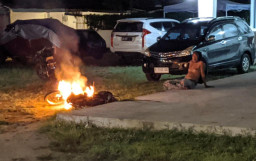 Kecewa COD Gagal, Pria di Ponorogo Ini Bakar Motor di Tengah Bazar UMKM