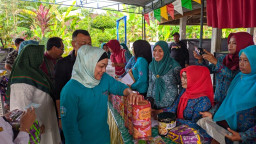 Dorong Kreatifitas Kaum Perempuan, TP-PKK Ponorogo Rutin Kunjungi Desa